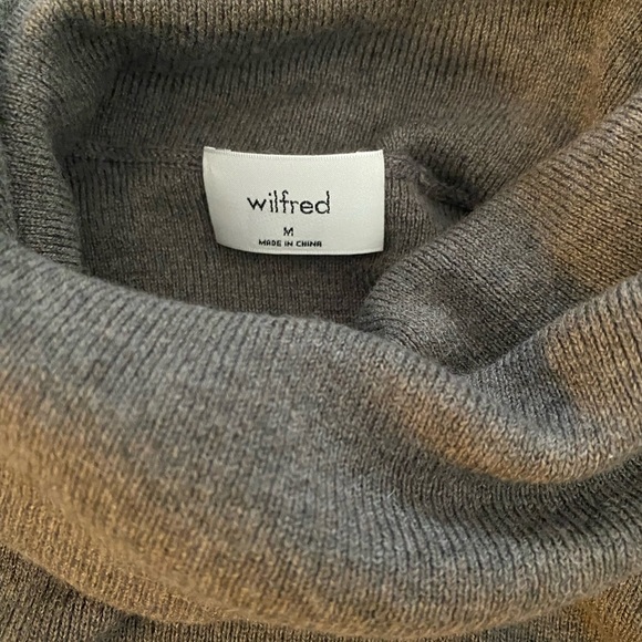 Aritzia Wilfred Rebecca Turtle Neck M - Picture 3 of 3